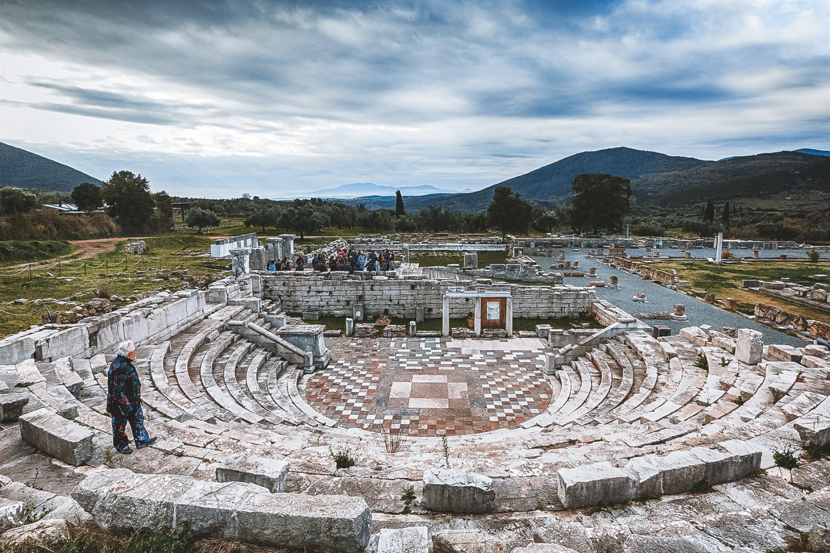 Αρχαίο θέατρο στην Αρχαία Μεσσήνη – ιστορικός αρχαιολογικός χώρος κοντά στη Φοινικούντα